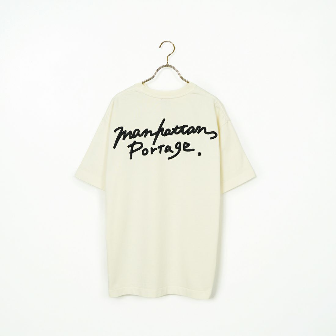 MANHATTAN PORTAGE [マンハッタンポーテージ] 手書き風バック刺繍ロゴ ショートスリーブTシャツ [25SS-MP-M608] IVORY