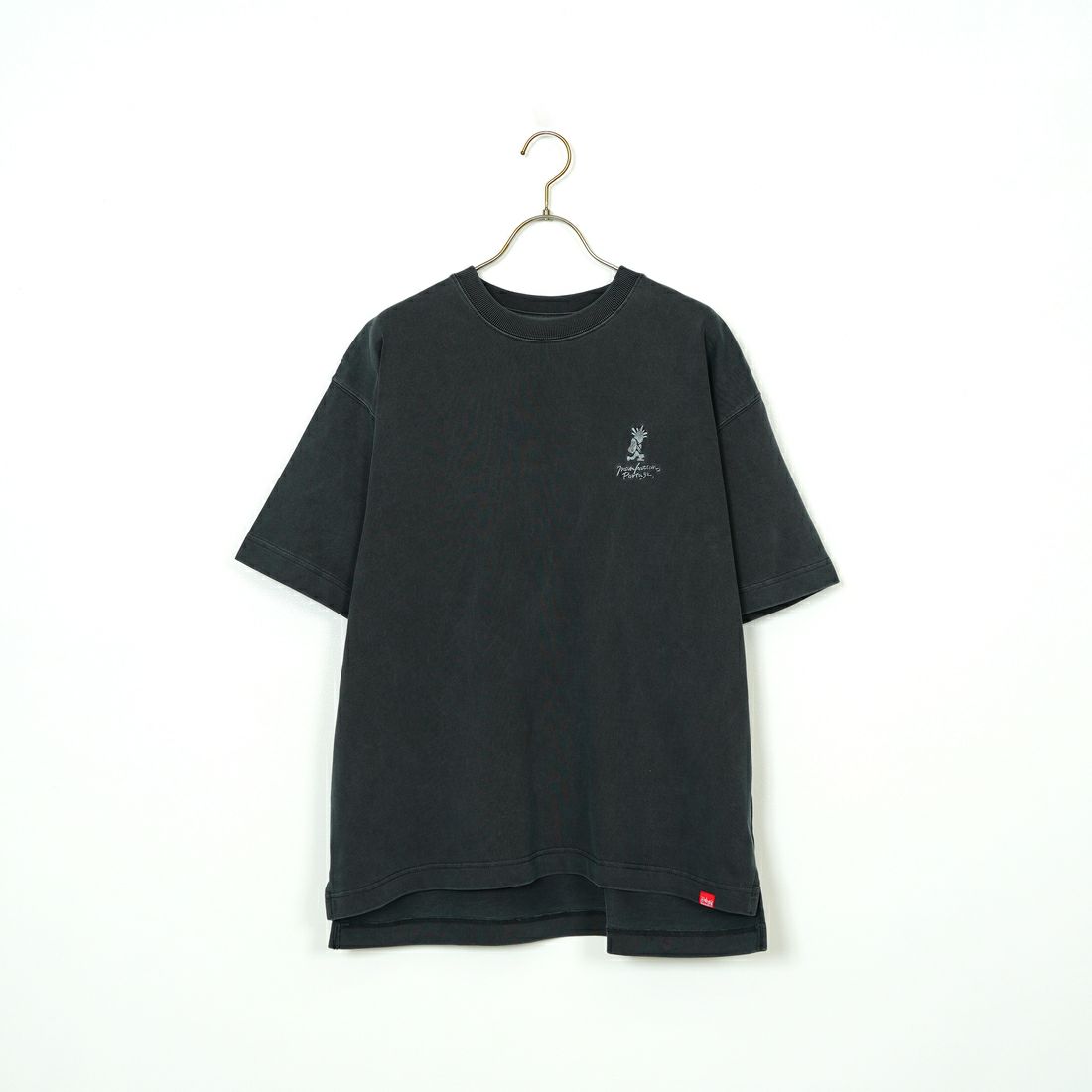 MANHATTAN PORTAGE [マンハッタンポーテージ] 手書き風バック刺繍ロゴ ショートスリーブTシャツ [25SS-MP-M608] CHARCOAL