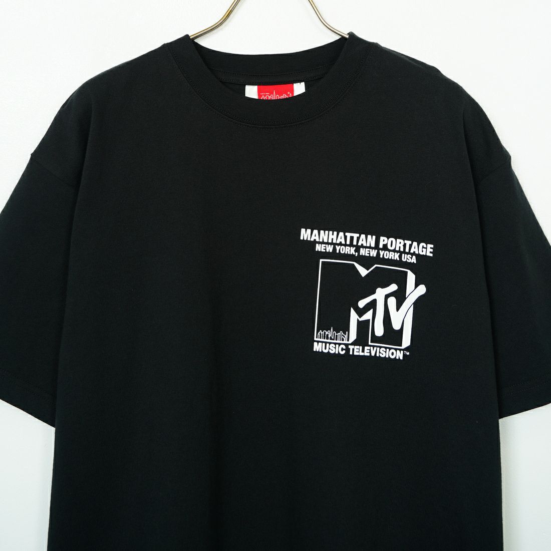 MANHATTAN PORTAGE [マンハッタンポーテージ] MTVロゴ ショートスリーブTシャツ [25SS-MP-M618] BLACK