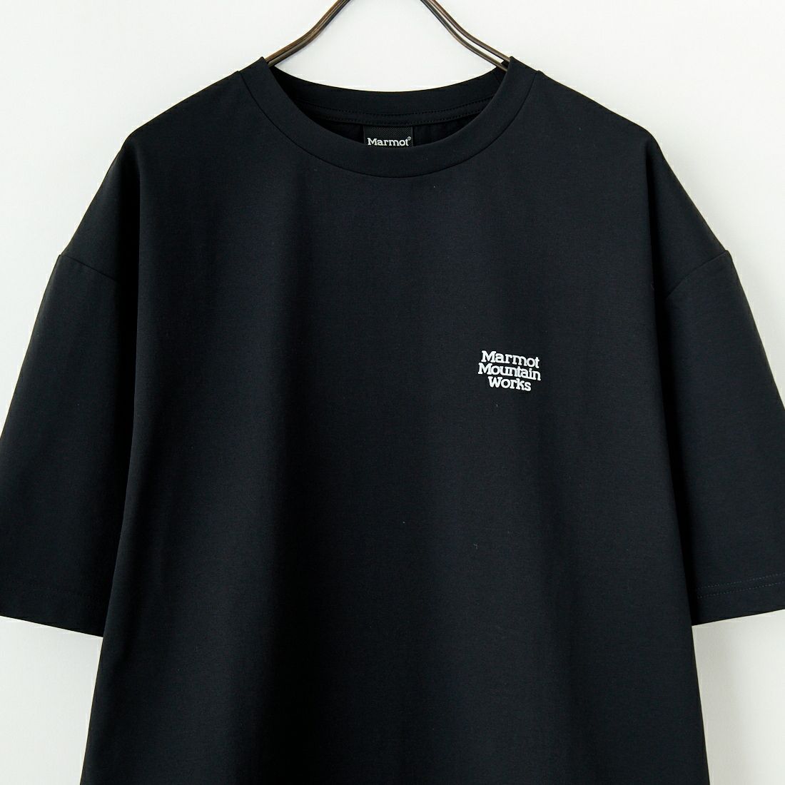 Marmot [マーモット] 別注 ドローコード付き ヒストリーバックプリントTシャツ [MTSS25MST330IN-JF] BLACK