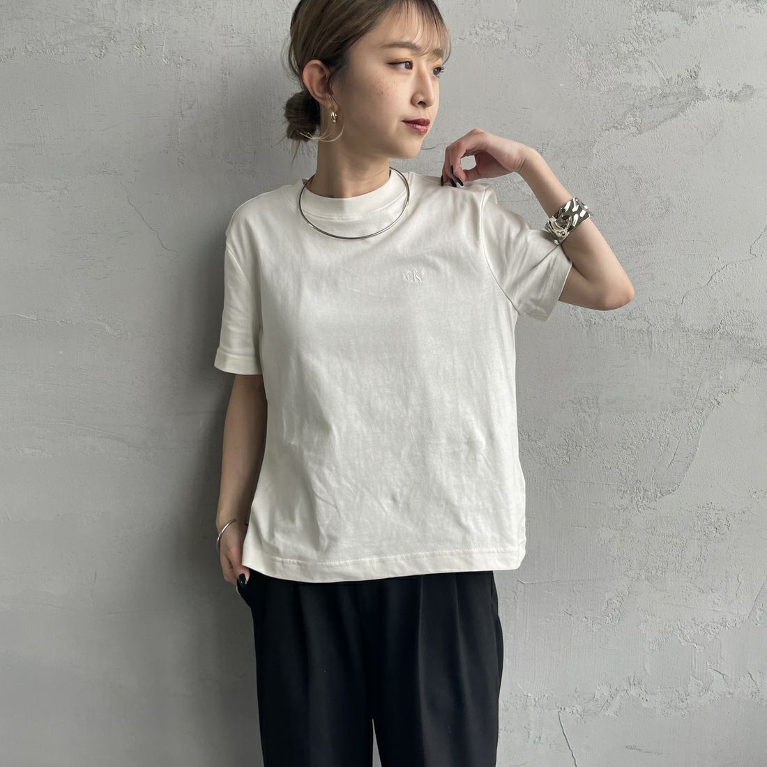 Calvin Klein [カルバンクライン] アーカイブロゴクルーネックTシャツ [47A219G] YAA &&モデル身長：150cm 着用サイズ：S&&