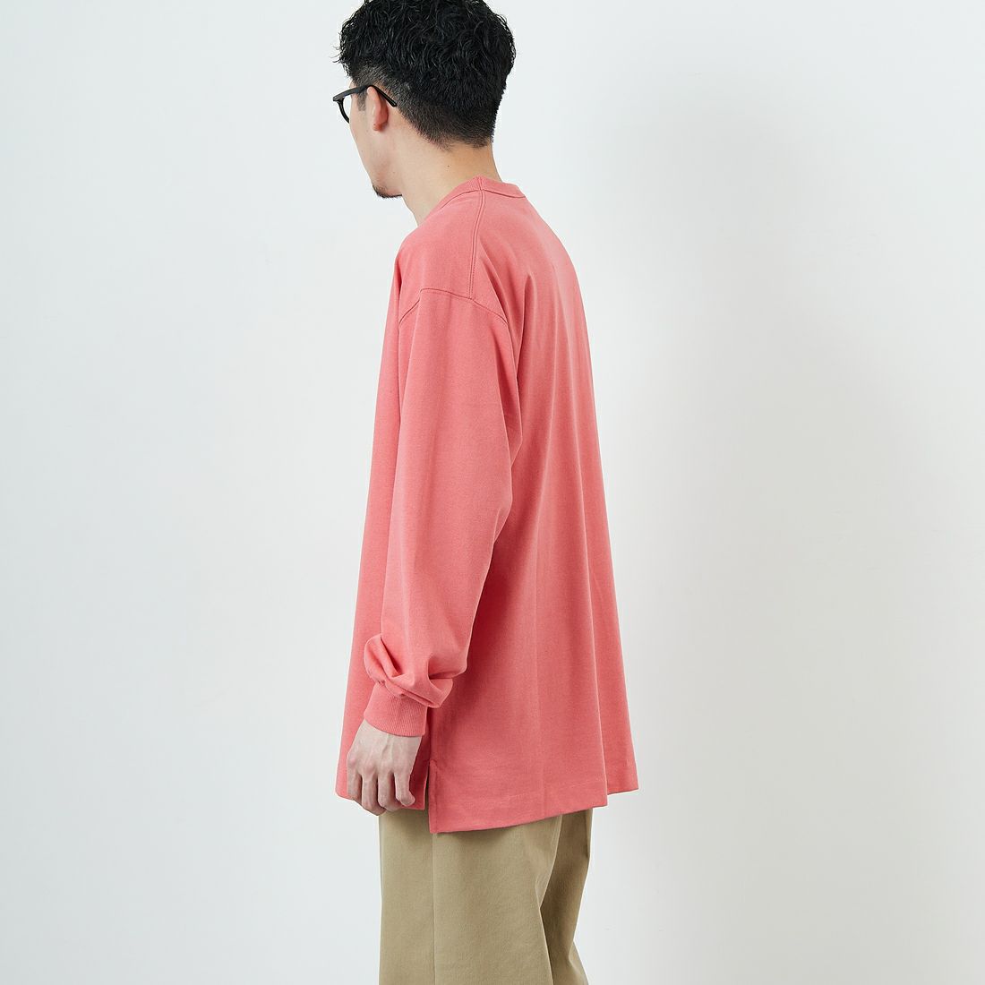 NANGA [ナンガ] エコハイブリッド ボックスロゴ刺繍Tシャツ [NW2411-1G803] S.PNK &&モデル身長：168cm 着用サイズ：L&&