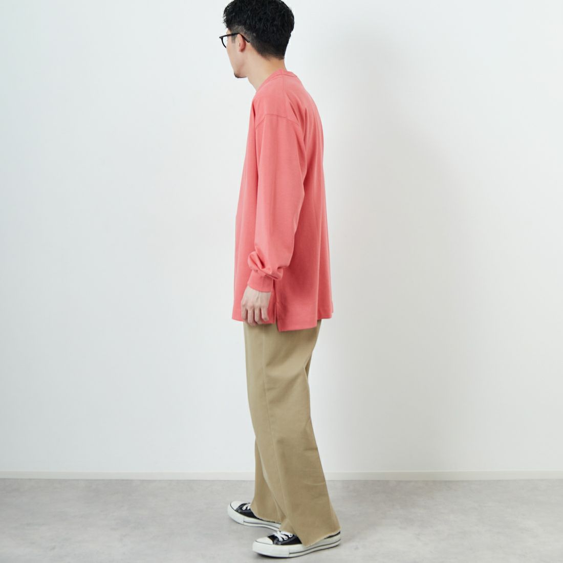 NANGA [ナンガ] エコハイブリッド ボックスロゴ刺繍Tシャツ [NW2411-1G803] S.PNK &&モデル身長：168cm 着用サイズ：L&&