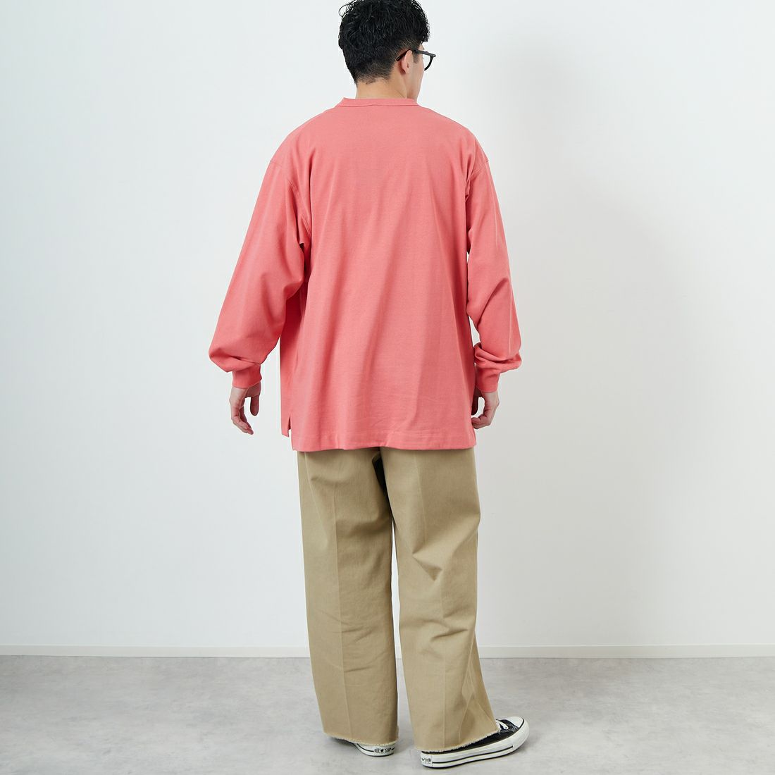 NANGA [ナンガ] エコハイブリッド ボックスロゴ刺繍Tシャツ [NW2411-1G803] S.PNK &&モデル身長：168cm 着用サイズ：L&&