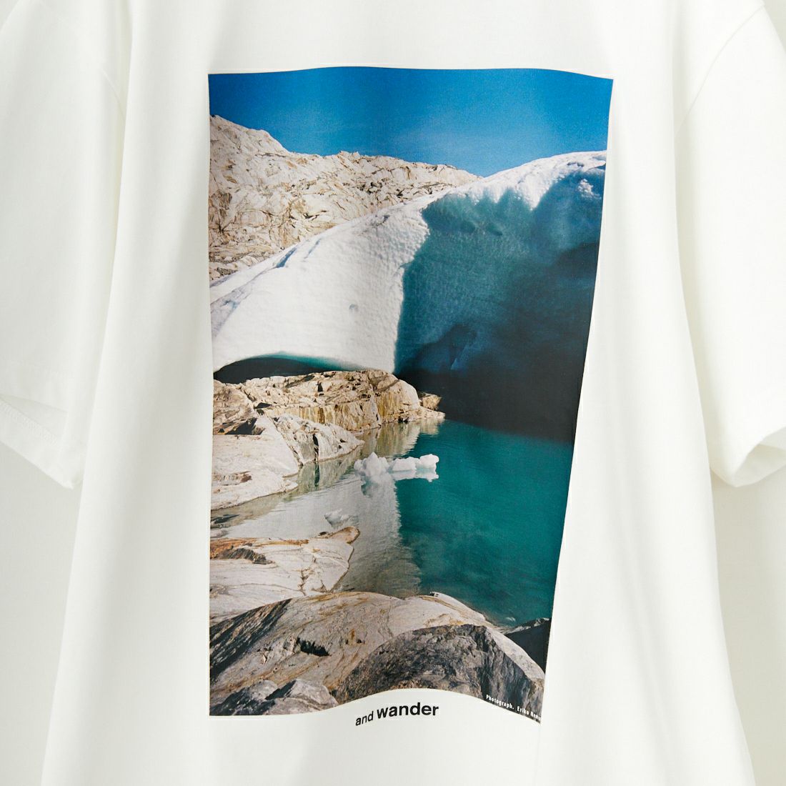 and wander [アンドワンダー] gracier プリントTシャツ [5745184113] WHITE