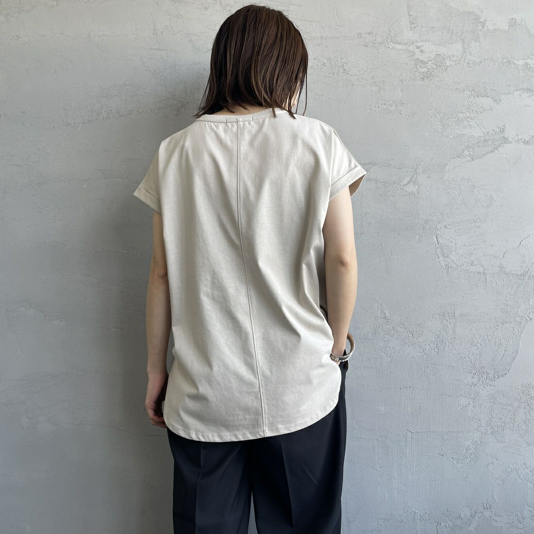 Maison de L'allure [メゾン ドゥ ラリュール] 箔ラバーロゴプリントTシャツ [M25112019] 07 GRAY &&モデル身長：158cm 着用サイズ：F&&