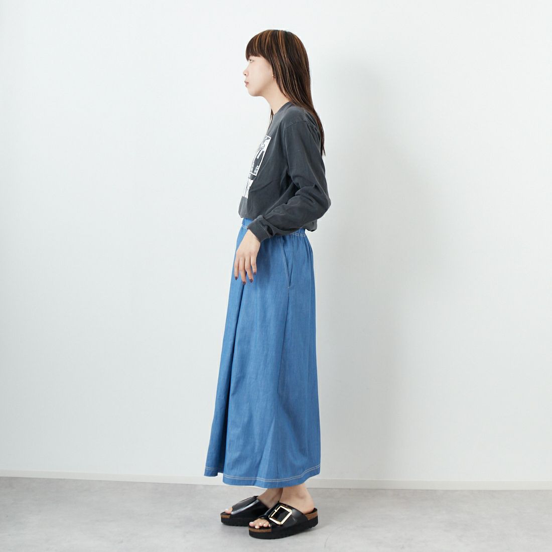 THOUSAND MILE [サウザンド マイル] ウェーブアジャストスカート [TM251TD00352] LT.BLUE &&モデル身長：167cm 着用サイズ：F&&