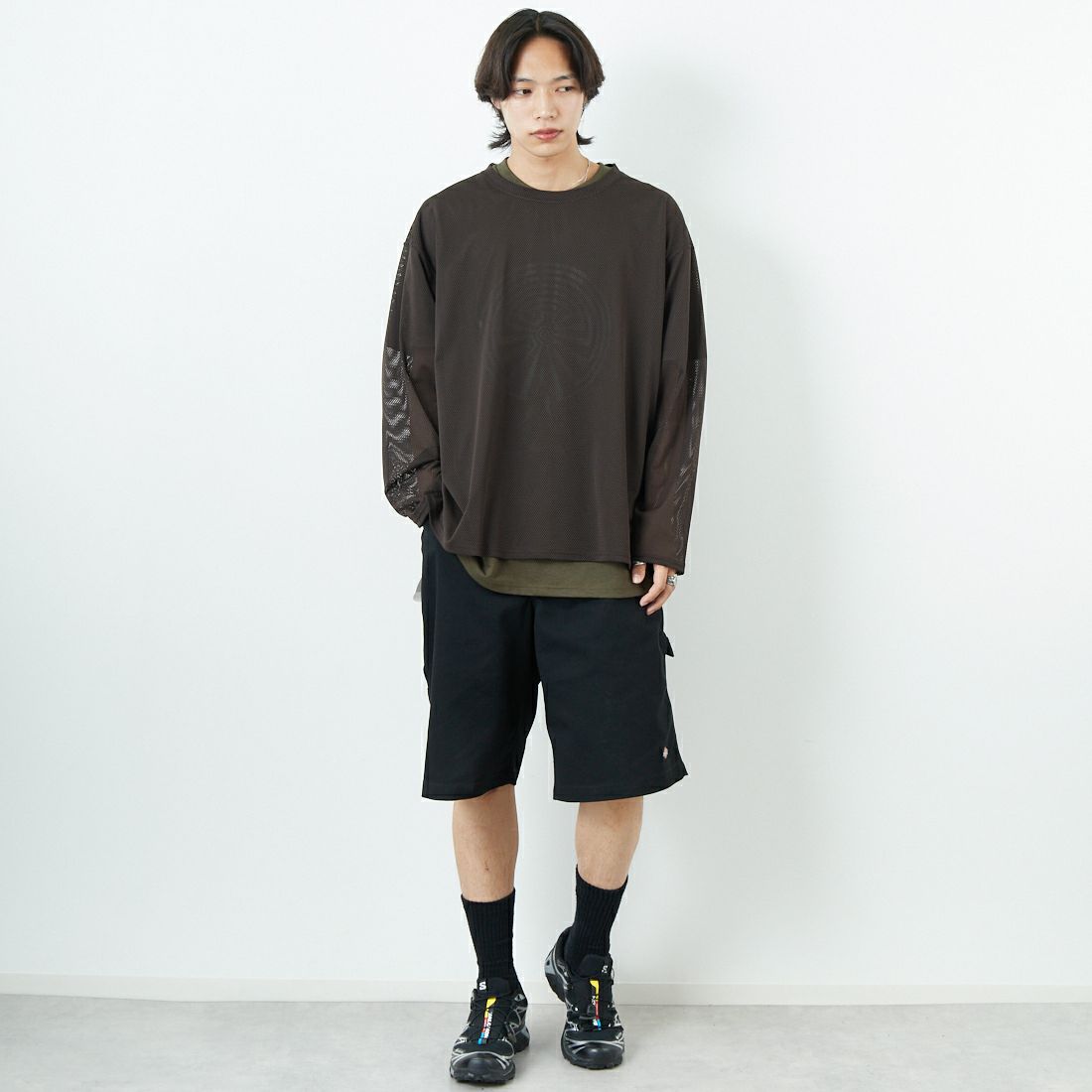 South2West8 [サウスツーウエストエイト] メッシュクルーネックTシャツ [QV663] C DK.BROWN &&モデル身長：179cm 着用サイズ：L&&