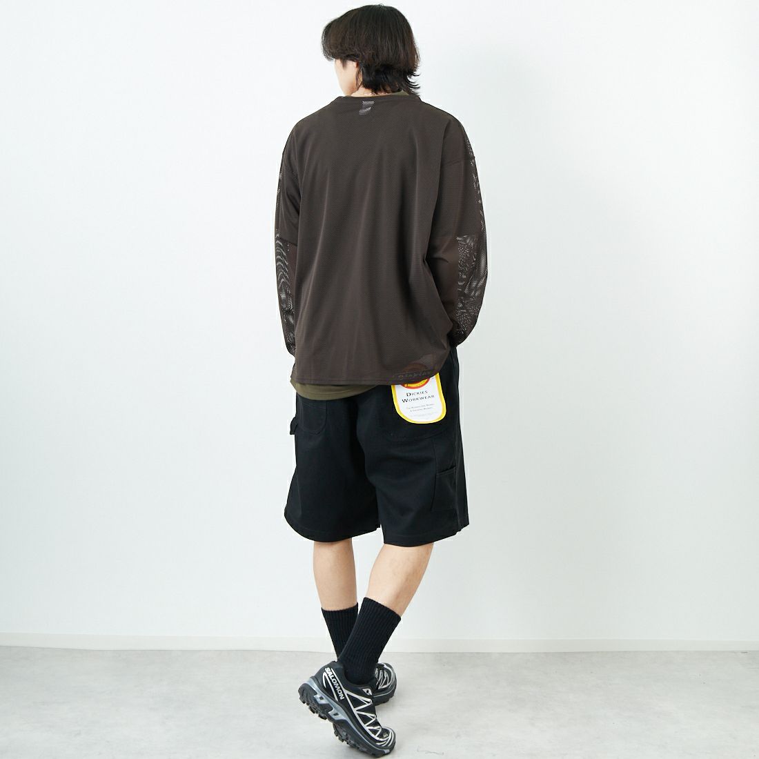 South2West8 [サウスツーウエストエイト] メッシュクルーネックTシャツ [QV663] C DK.BROWN &&モデル身長：179cm 着用サイズ：L&&