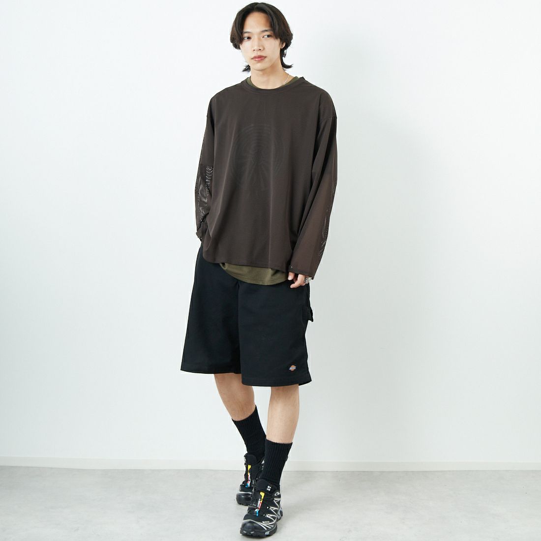 South2West8 [サウスツーウエストエイト] メッシュクルーネックTシャツ [QV663] C DK.BROWN &&モデル身長：179cm 着用サイズ：L&&
