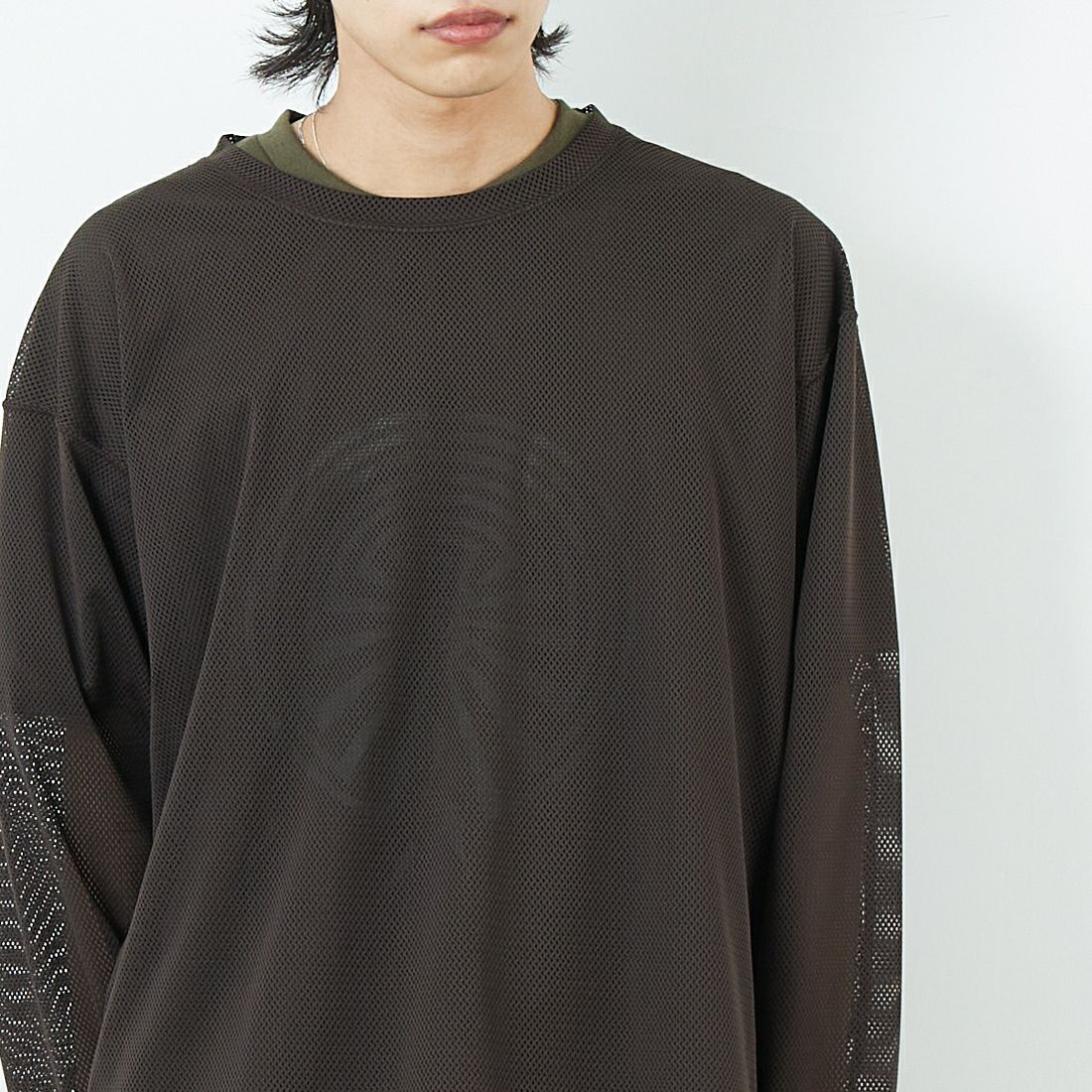 South2West8 [サウスツーウエストエイト] メッシュクルーネックTシャツ [QV663] C DK.BROWN &&モデル身長：179cm 着用サイズ：L&&