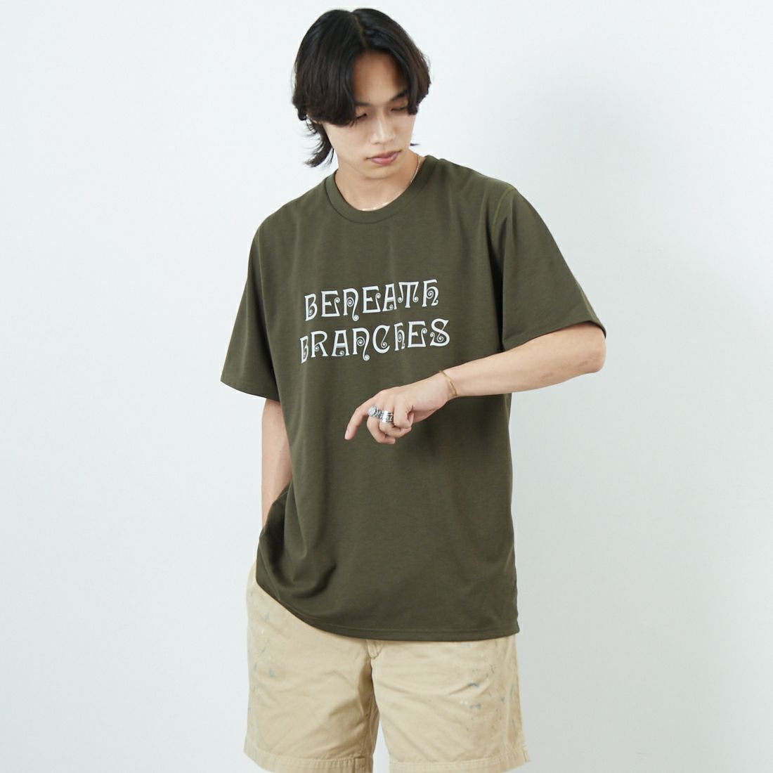 South2West8 [サウスツーウエストエイト] ショートスリーブクルーネックTシャツ [QV671] A OLIVE &&モデル身長：179cm 着用サイズ：L&&
