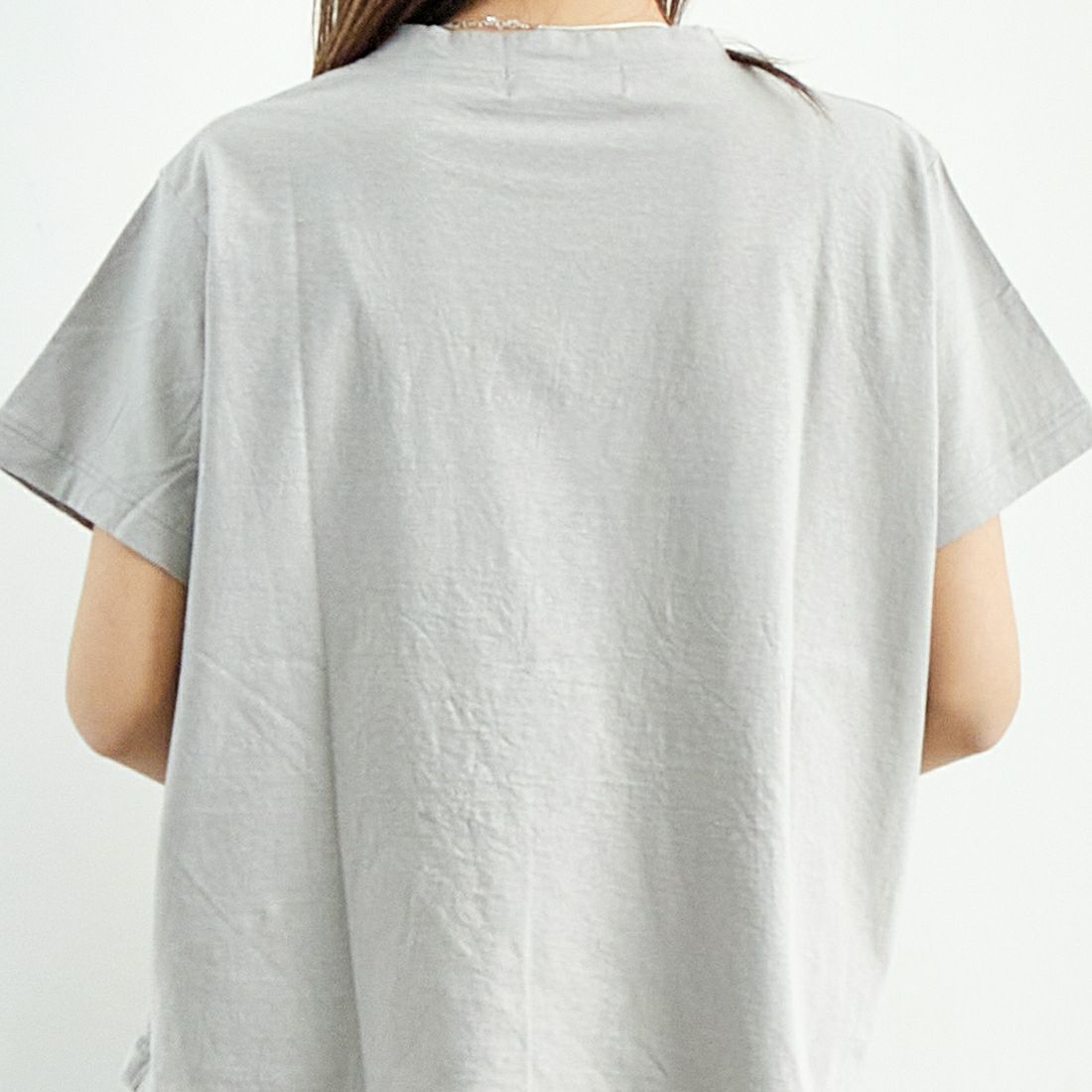 tumugu: [ツムグ] ラフィ天竺プリントTシャツ [TC25103] 80 L.GRAY &&モデル身長：167cm 着用サイズ：F&&