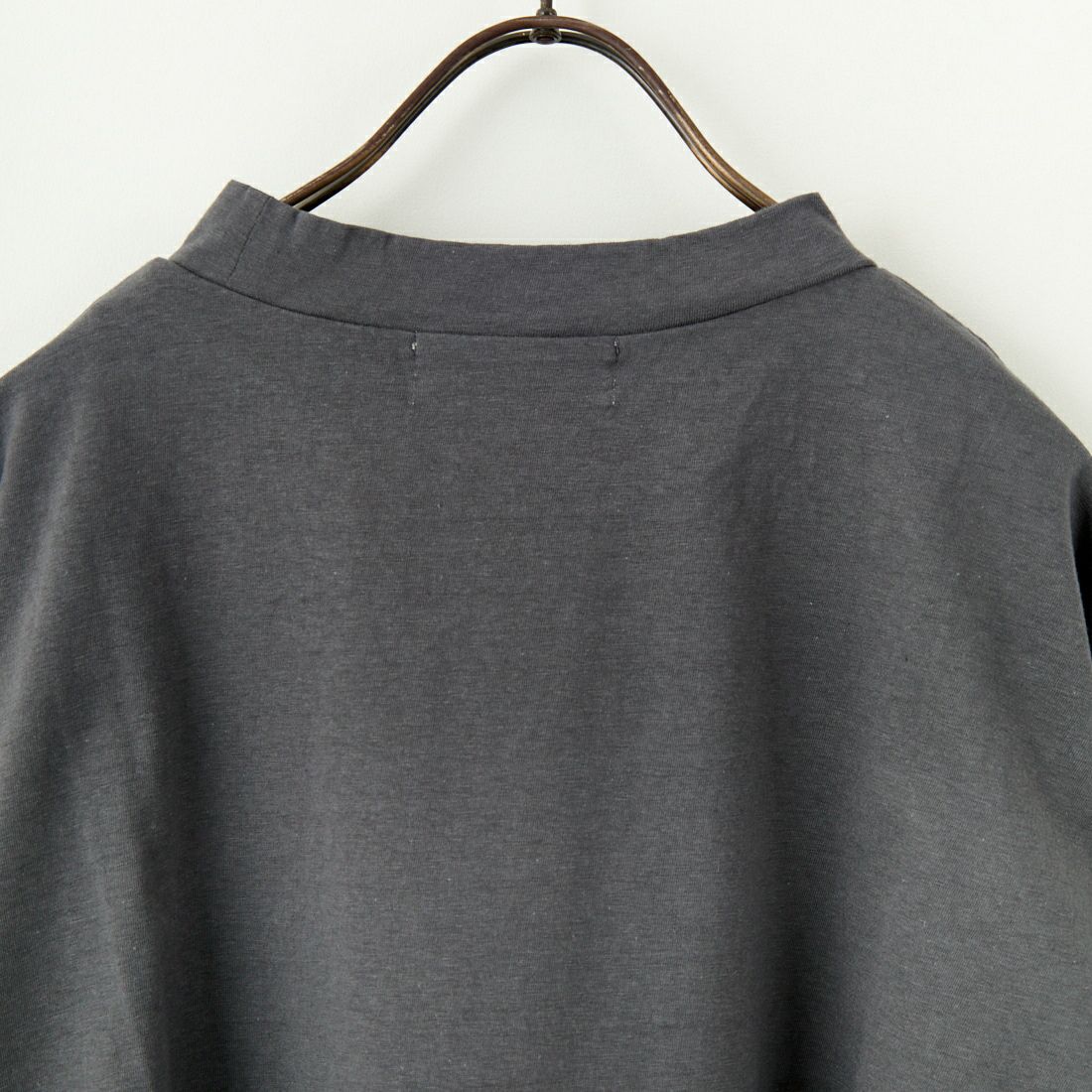 tumugu: [ツムグ] ラフィ天竺プリントTシャツ [TC25104] 88 CHARCOA
