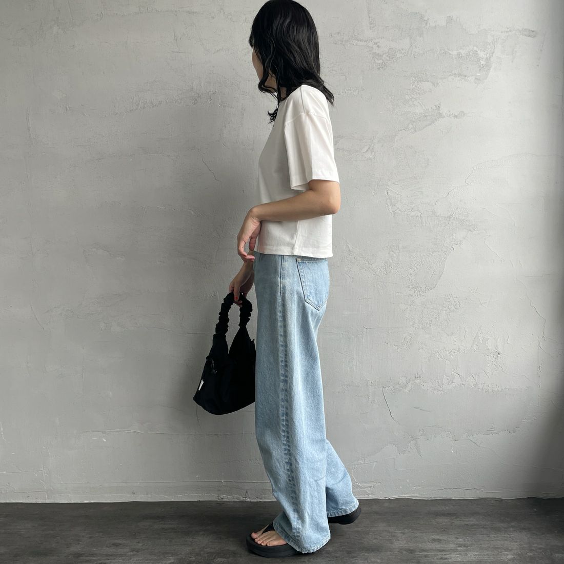 LACOSTE [ラコステ] ワイドクロップドTシャツ [TF2523] 70V WHITE &&モデル身長：160cm 着用サイズ：34&&