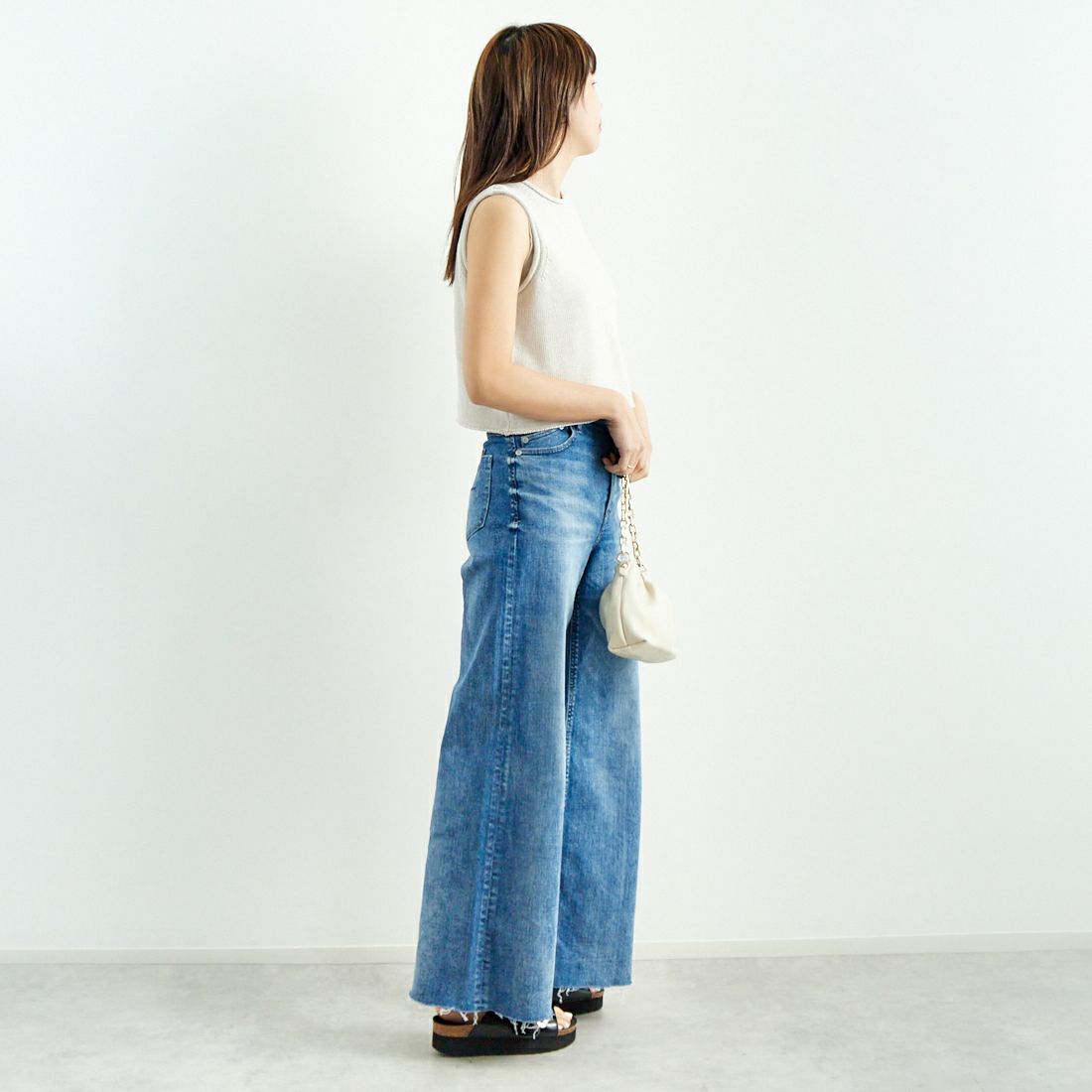 WALANCE [ワランス] ペーパーニット2WAYトップス [3251-004] 09 G.IVORY &&モデル身長：167cm 着用サイズ：F&&