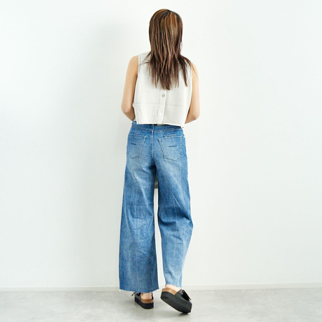 WALANCE [ワランス] ペーパーニット2WAYトップス [3251-004] 09 G.IVORY &&モデル身長：167cm 着用サイズ：F&&