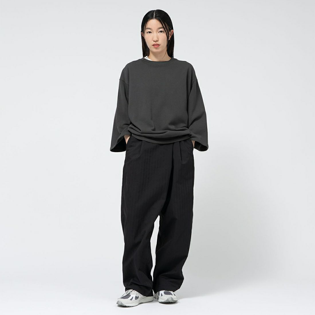 THE NORTH FACE PURPLE LABEL [ザ ノースフェイス パープルレーベル] ヘリンボーンフィールドラップパンツ [N25SC036] K BLACK &&モデル身長：162cm 着用サイズ：WS&&