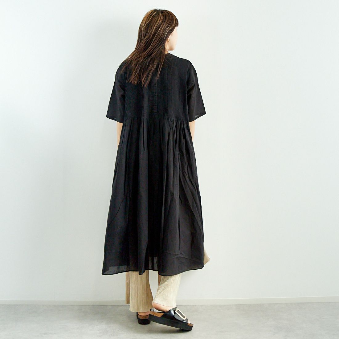 maison de soil [メゾンドソイル] オーガニックボイルプレイン ショートスリーブワンピース [NMDS25223] 9900 BLACK &&モデル身長：167cm 着用サイズ：2&&