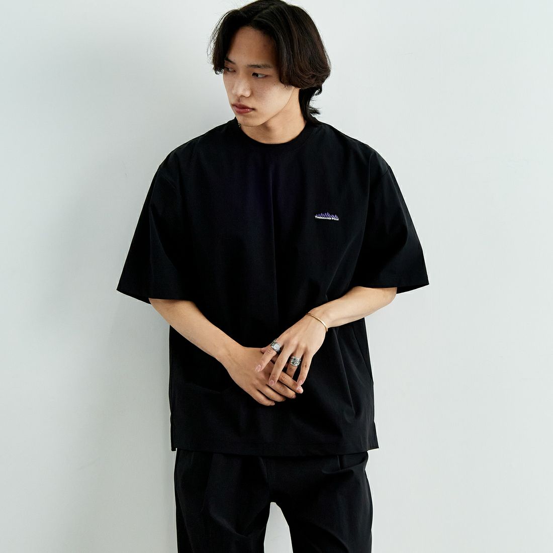 THOUSAND MILE [サウザンド マイル] ショートスリーブTシャツ&パンツ 3Pセットアップ [TM251NP00011] BLACK &&モデル身長：179cm 着用サイズ：XL&&