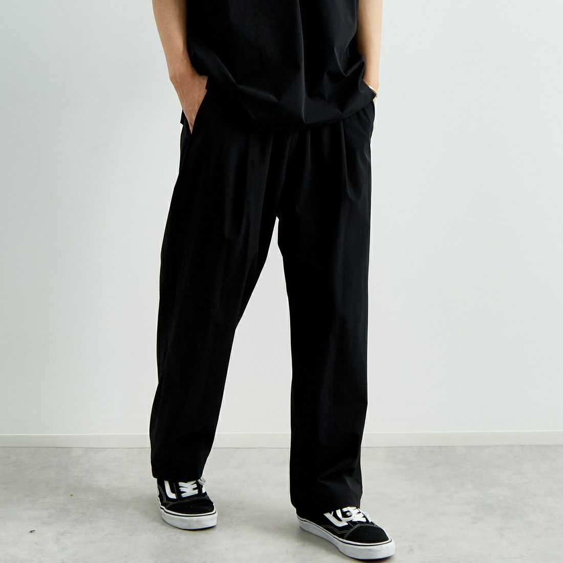 THOUSAND MILE [サウザンド マイル] ショートスリーブTシャツ&パンツ 3Pセットアップ [TM251NP00011] BLACK &&モデル身長：179cm 着用サイズ：XL&&