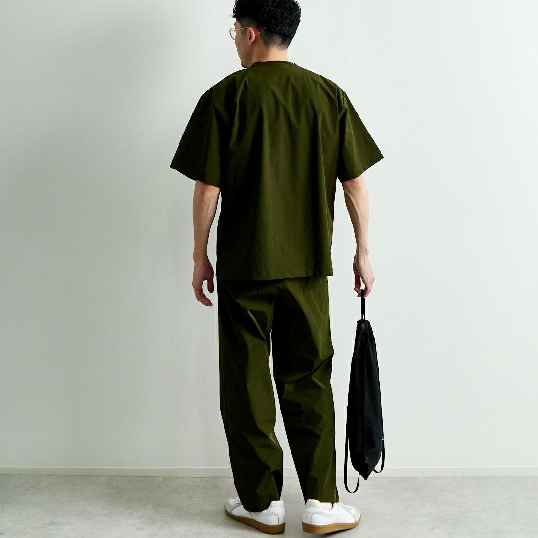 THOUSAND MILE [サウザンド マイル] ショートスリーブTシャツ&パンツ 3Pセットアップ [TM251NP00011] OLIVE &&モデル身長：168cm 着用サイズ：M&&