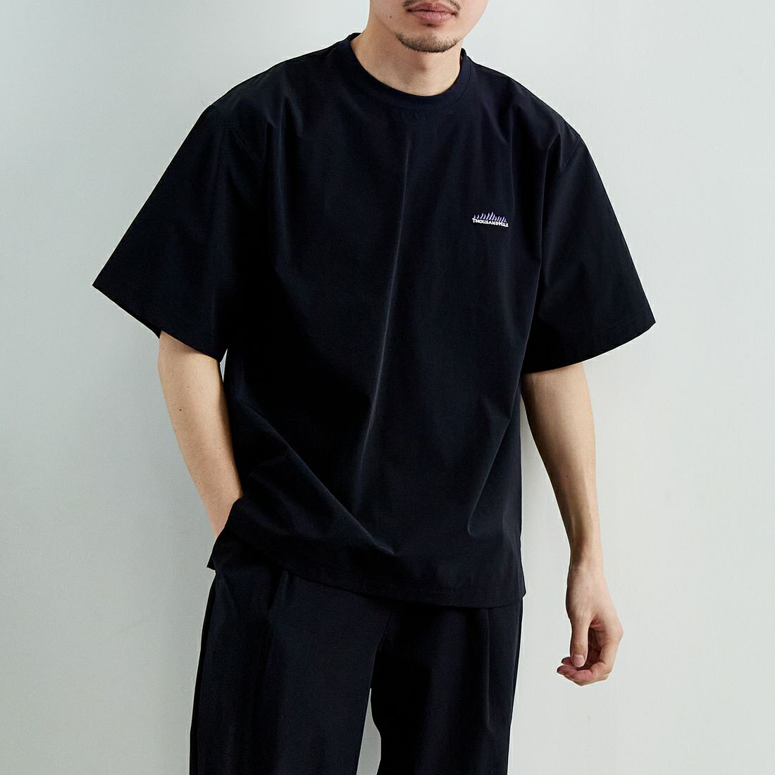 THOUSAND MILE [サウザンド マイル] ショートスリーブTシャツ&パンツ 3Pセットアップ [TM251NP00011] NAVY &&モデル身長：168cm 着用サイズ：M&&