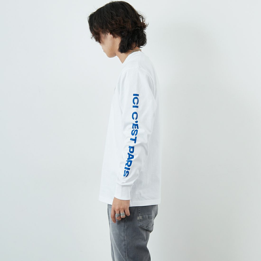 PARIS SAINT-GERMAN [パリ・サンジェルマン] 袖ロゴデザイン ロングスリーブTシャツ [PS0325SS0001] WHITE &&モデル身長：179cm 着用サイズ：L&&
