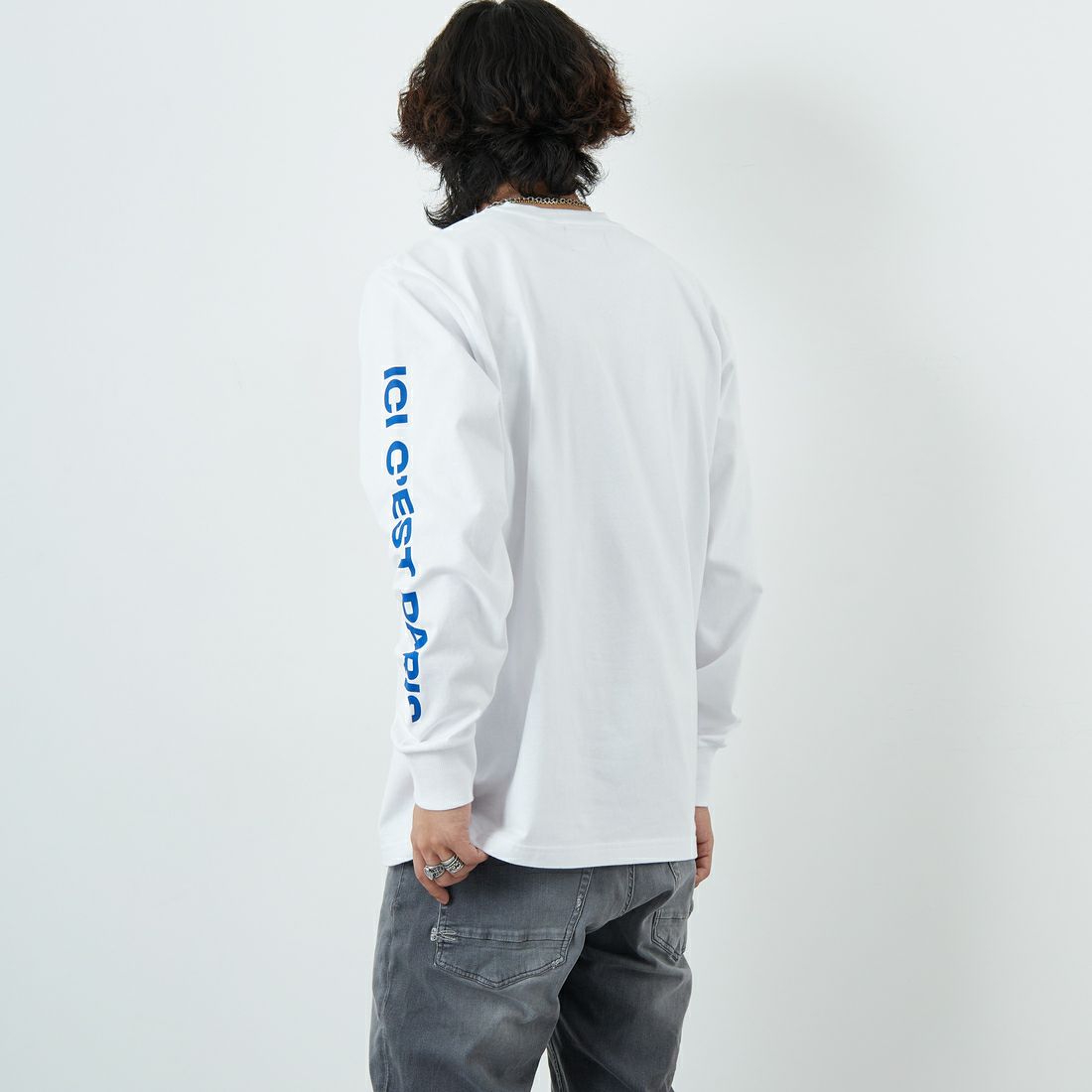 PARIS SAINT-GERMAN [パリ・サンジェルマン] 袖ロゴデザイン ロングスリーブTシャツ [PS0325SS0001] WHITE &&モデル身長：179cm 着用サイズ：L&&