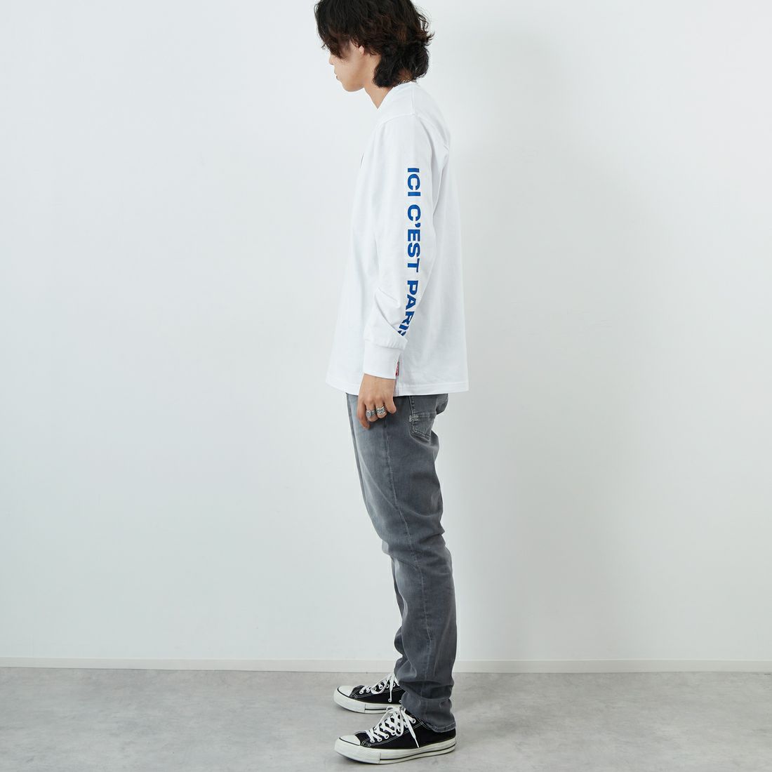 PARIS SAINT-GERMAN [パリ・サンジェルマン] 袖ロゴデザイン ロングスリーブTシャツ [PS0325SS0001] WHITE &&モデル身長：179cm 着用サイズ：L&&