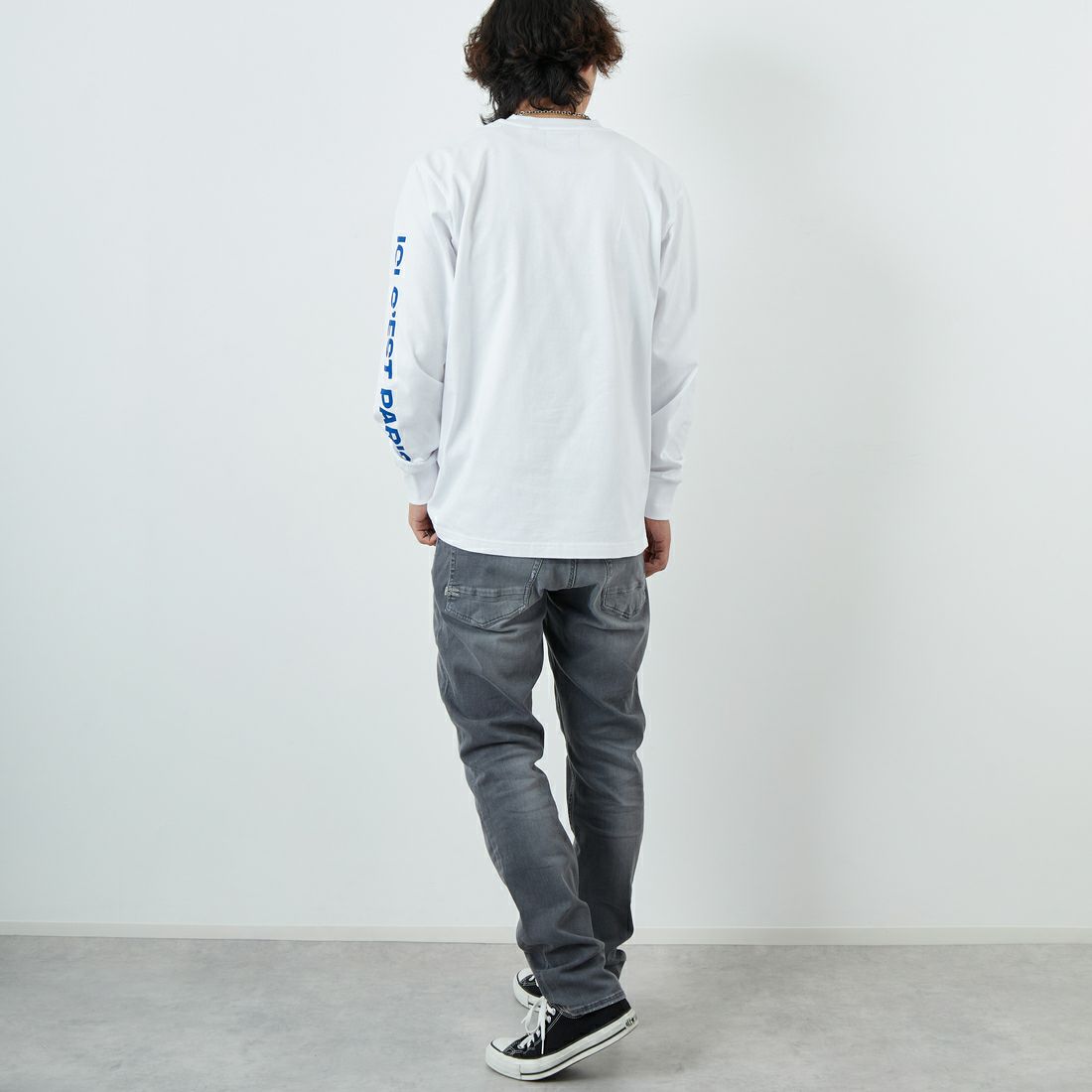 PARIS SAINT-GERMAN [パリ・サンジェルマン] 袖ロゴデザイン ロングスリーブTシャツ [PS0325SS0001] WHITE &&モデル身長：179cm 着用サイズ：L&&