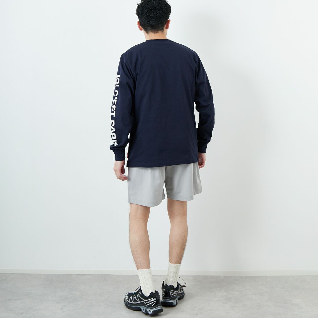 PARIS SAINT-GERMAN [パリ・サンジェルマン] 袖ロゴデザイン ロングスリーブTシャツ [PS0325SS0001] NAVY &&モデル身長：168cm 着用サイズ：M&&