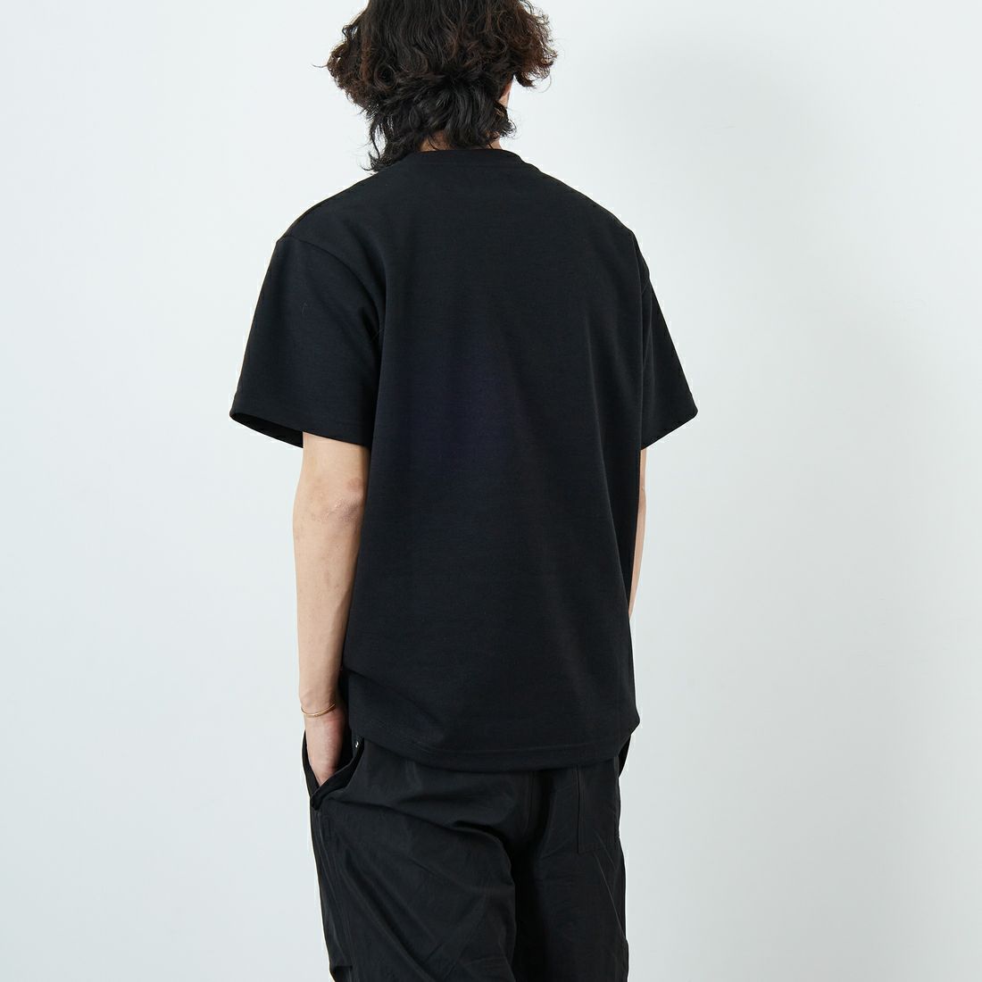 PARIS SAINT-GERMAN [パリ・サンジェルマン] PSGエンボスロゴ ショートスリーブTシャツ [PS0525SS0001] BLACK &&モデル身長：179cm 着用サイズ：XL&&