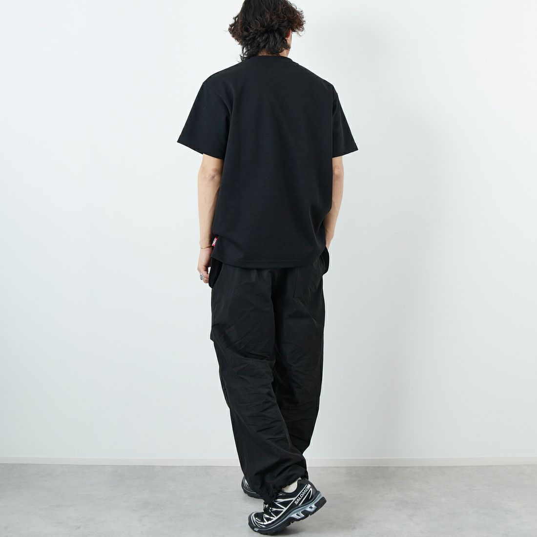 PARIS SAINT-GERMAN [パリ・サンジェルマン] PSGエンボスロゴ ショートスリーブTシャツ [PS0525SS0001] BLACK &&モデル身長：179cm 着用サイズ：XL&&