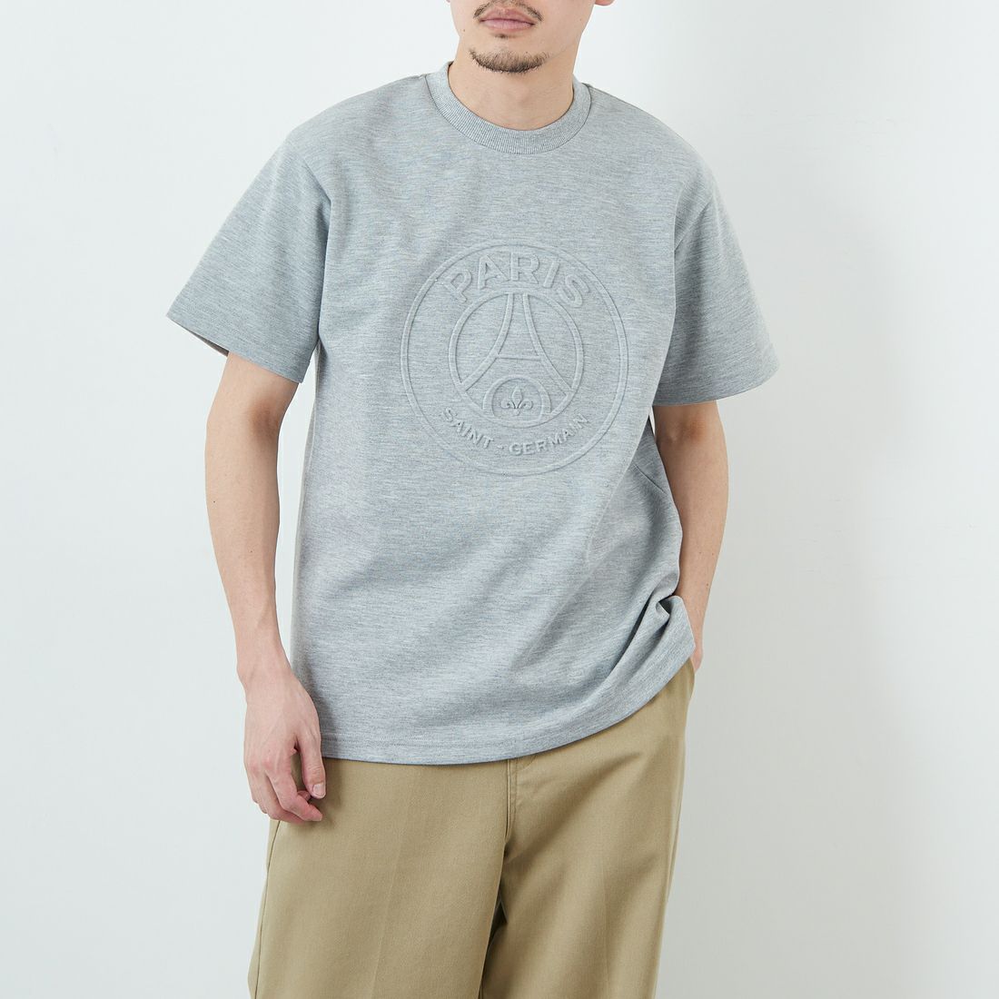 PARIS SAINT-GERMAN [パリ・サンジェルマン] PSGエンボスロゴ ショートスリーブTシャツ [PS0525SS0001] H.GRAY &&モデル身長：168cm 着用サイズ：M&&