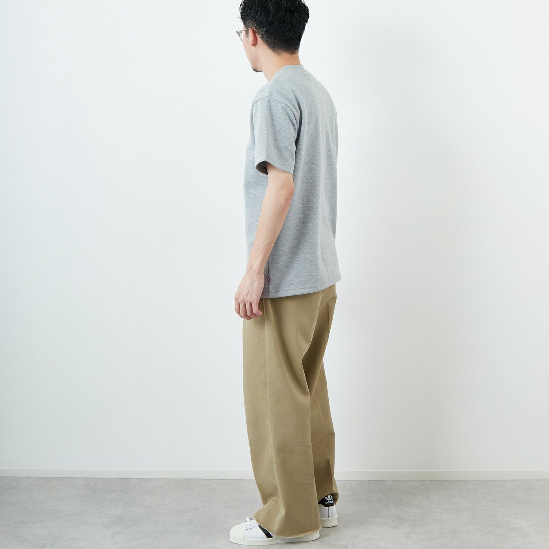 PARIS SAINT-GERMAN [パリ・サンジェルマン] PSGエンボスロゴ ショートスリーブTシャツ [PS0525SS0001] H.GRAY &&モデル身長：168cm 着用サイズ：M&&