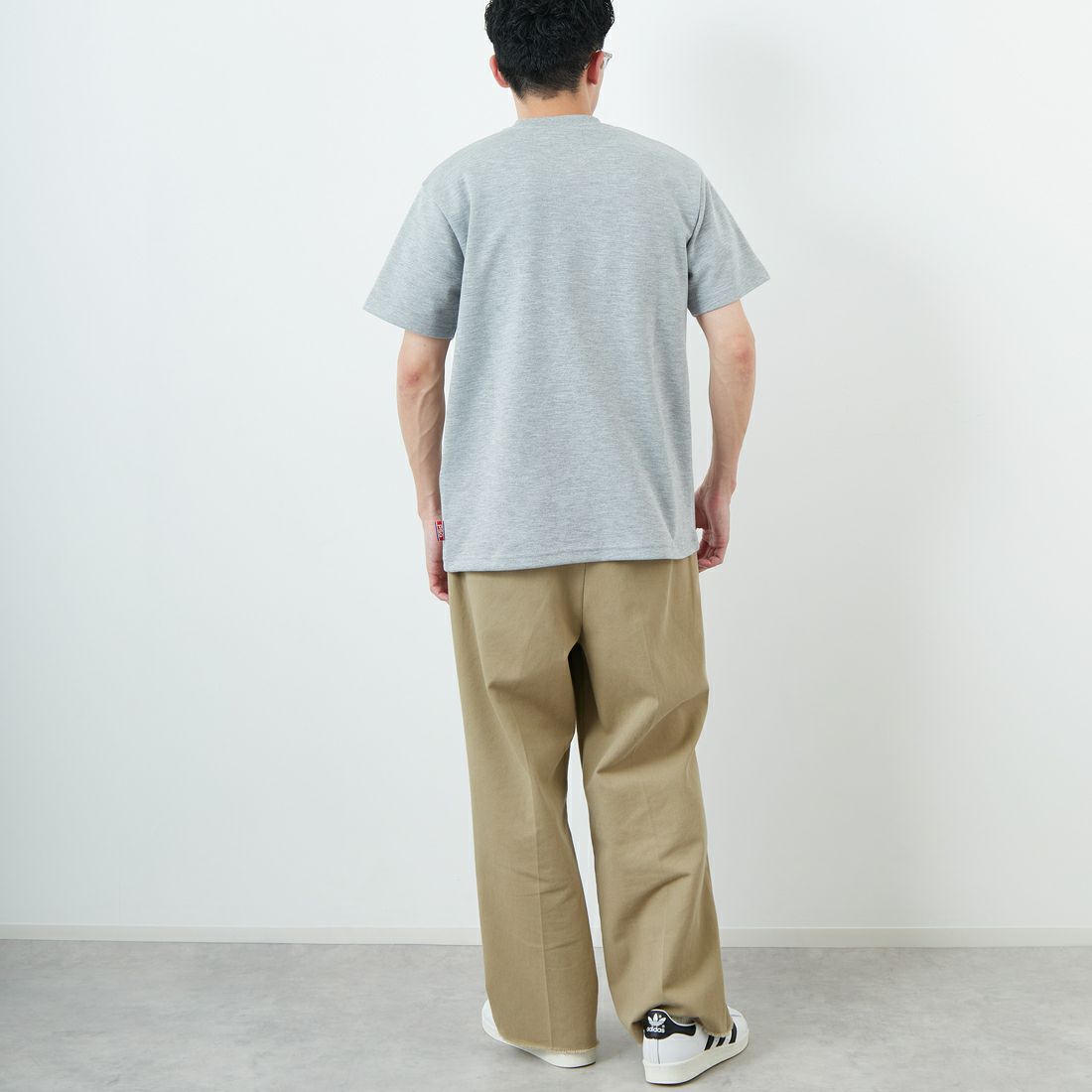 PARIS SAINT-GERMAN [パリ・サンジェルマン] PSGエンボスロゴ ショートスリーブTシャツ [PS0525SS0001] H.GRAY &&モデル身長：168cm 着用サイズ：M&&
