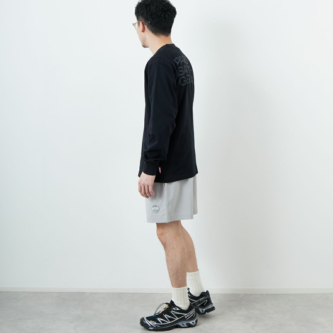 PARIS SAINT-GERMAN [パリ・サンジェルマン] PSGロゴデザイン バックプリントTシャツ [PS0325SS0002] BLACK &&モデル身長：168cm 着用サイズ：M&&