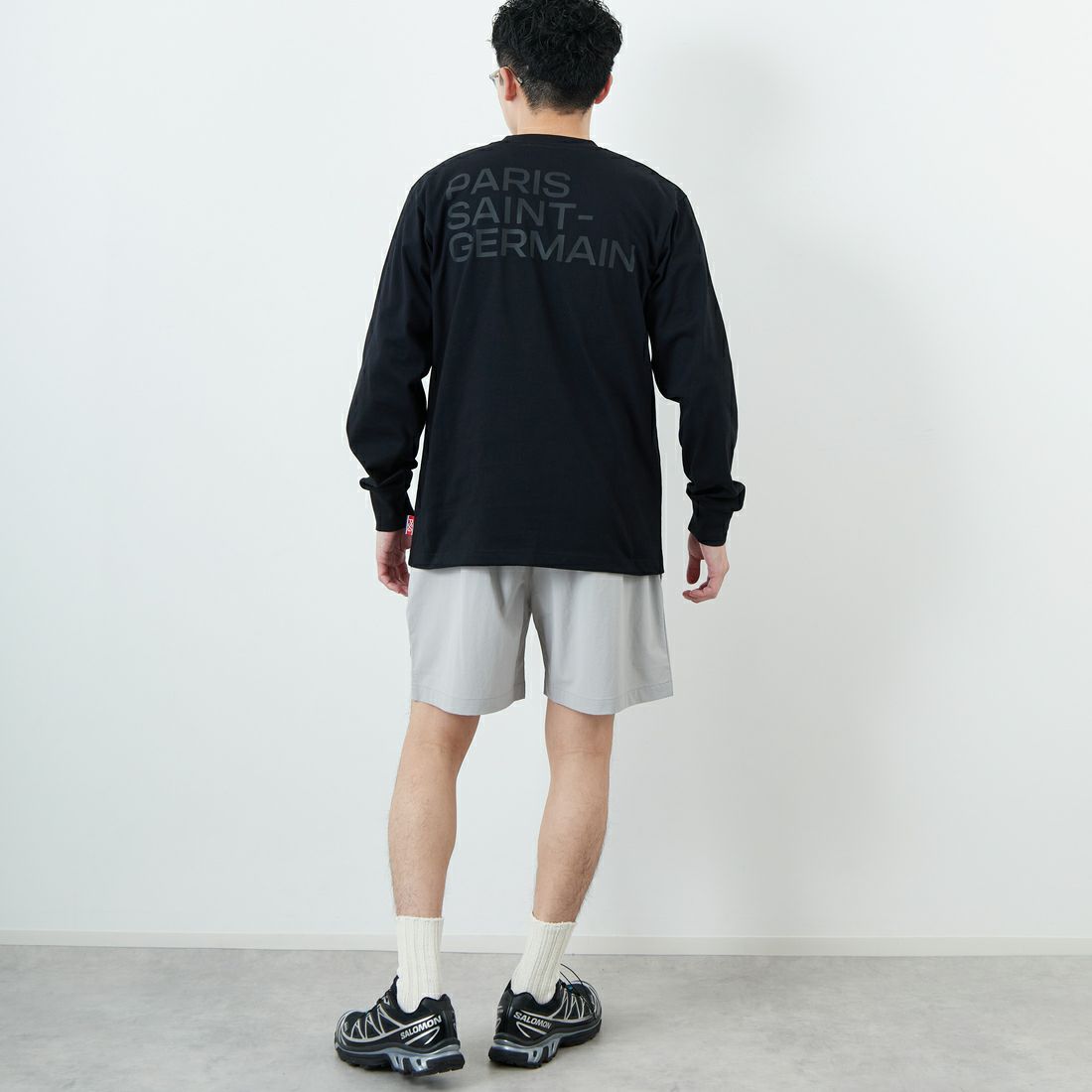 PARIS SAINT-GERMAN [パリ・サンジェルマン] PSGロゴデザイン バックプリントTシャツ [PS0325SS0002] BLACK &&モデル身長：168cm 着用サイズ：M&&