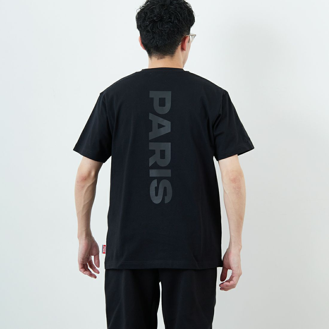 PARIS SAINT-GERMAN [パリ・サンジェルマン] PARISロゴ バックプリントTシャツ [PS0125SS0001] BLACK &&モデル身長：168cm 着用サイズ：M&&
