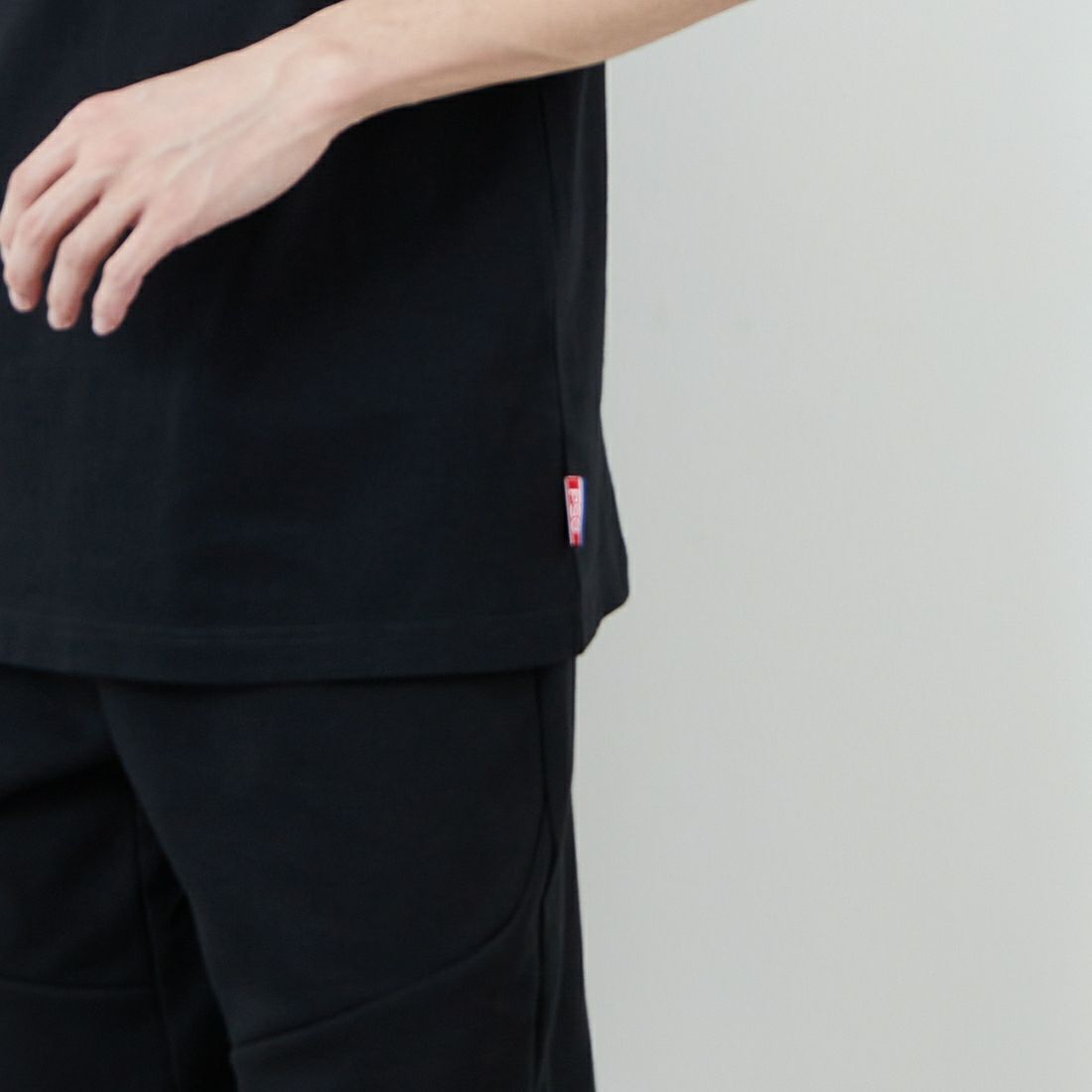 PARIS SAINT-GERMAN [パリ・サンジェルマン] PARISロゴ バックプリントTシャツ [PS0125SS0001] BLACK &&モデル身長：168cm 着用サイズ：M&&