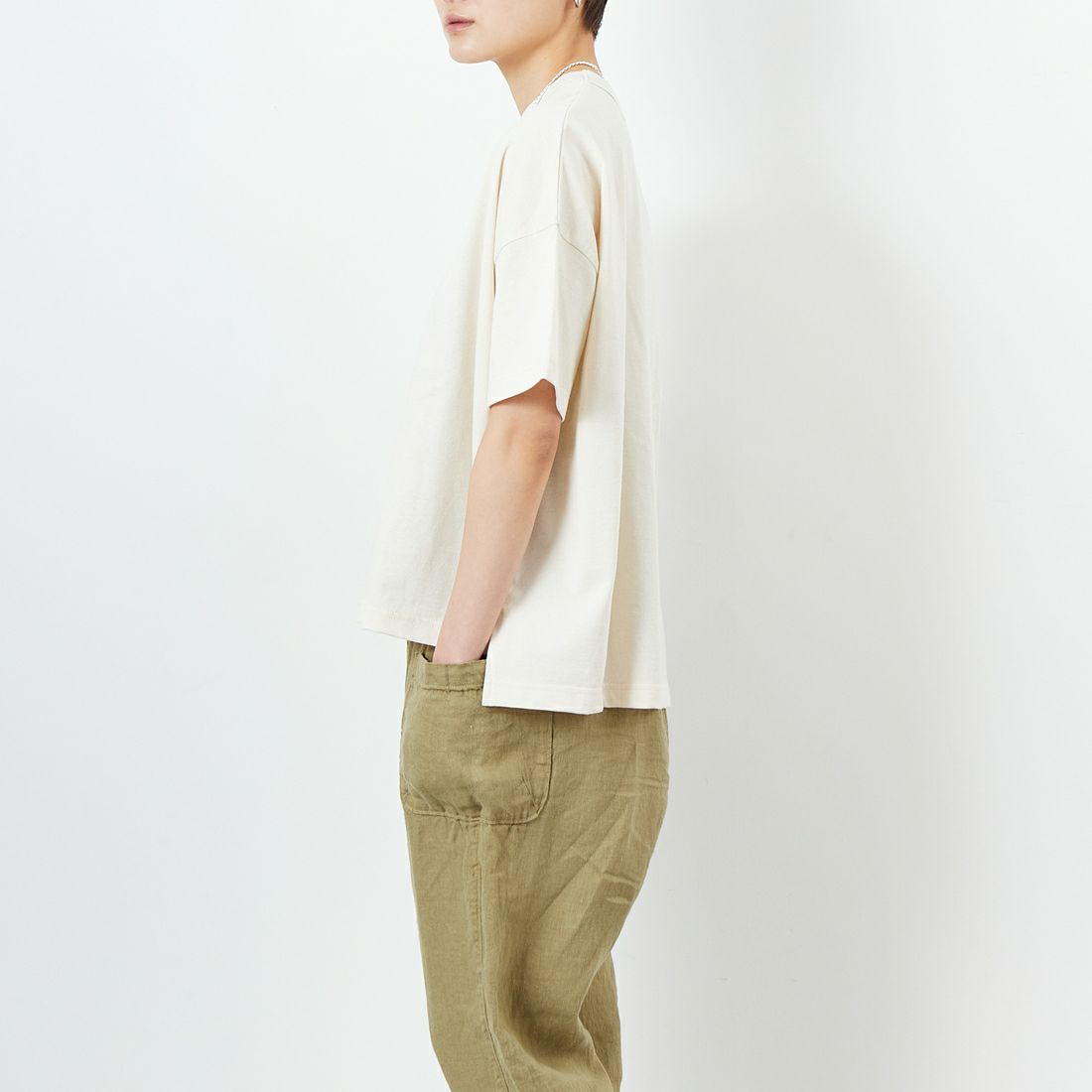 tumugu: [ツムグ] オーガニック空紡天竺 半袖Tシャツ [TC24111-WA] 06 KINARI &&モデル身長：160cm 着用サイズ：F&&
