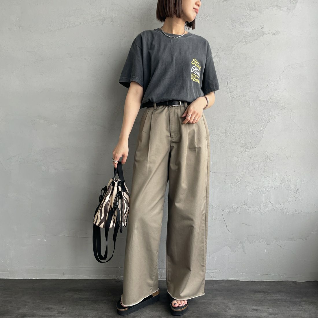 GOOD ROCK SPEED [グッドロックスピード] ファルコン Tシャツ [25FOD009W] CHARCOAL &&モデル身長：160cm 着用サイズ：F&&