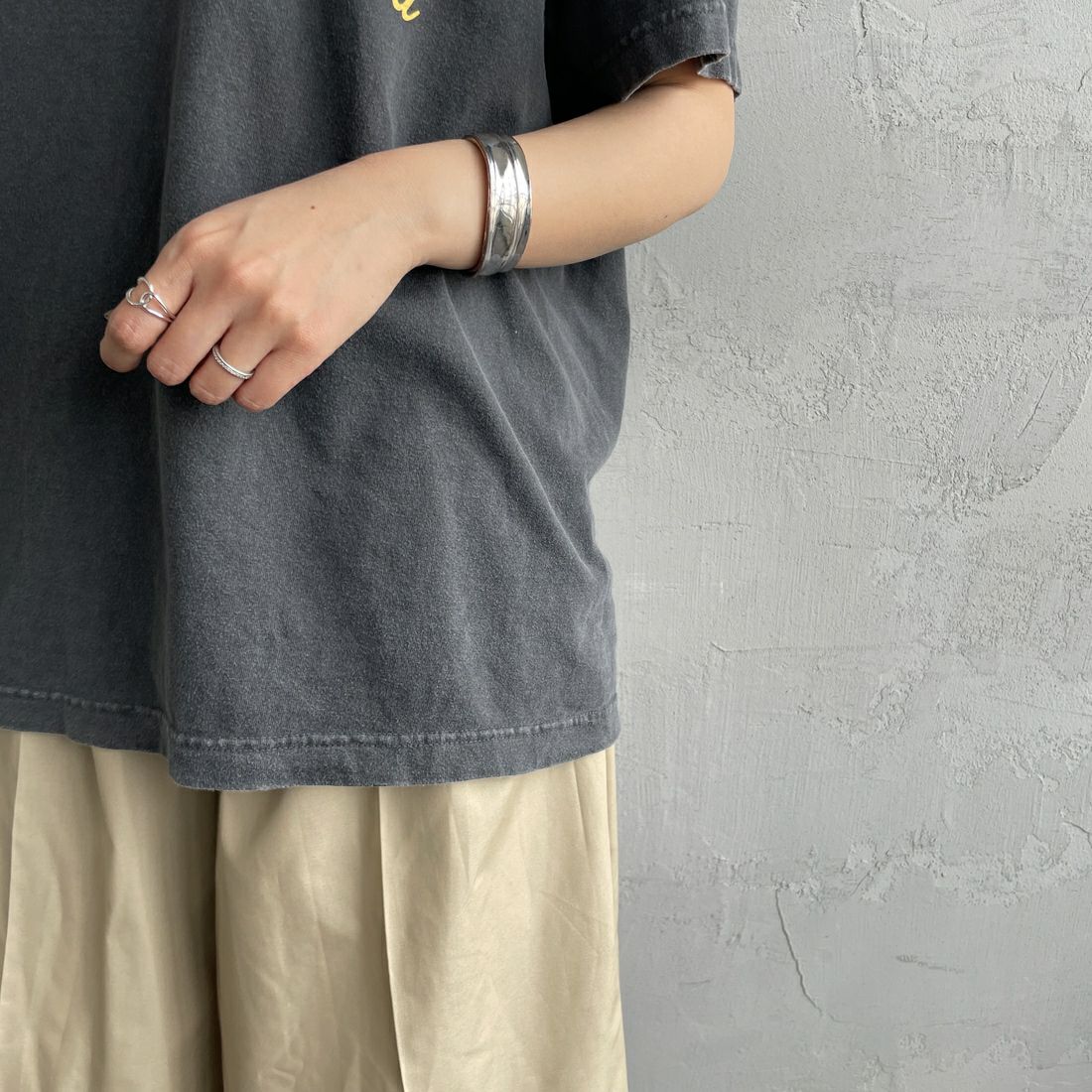 GOOD ROCK SPEED [グッドロックスピード] ファルコン Tシャツ [25FOD009W] CHARCOAL &&モデル身長：160cm 着用サイズ：F&&