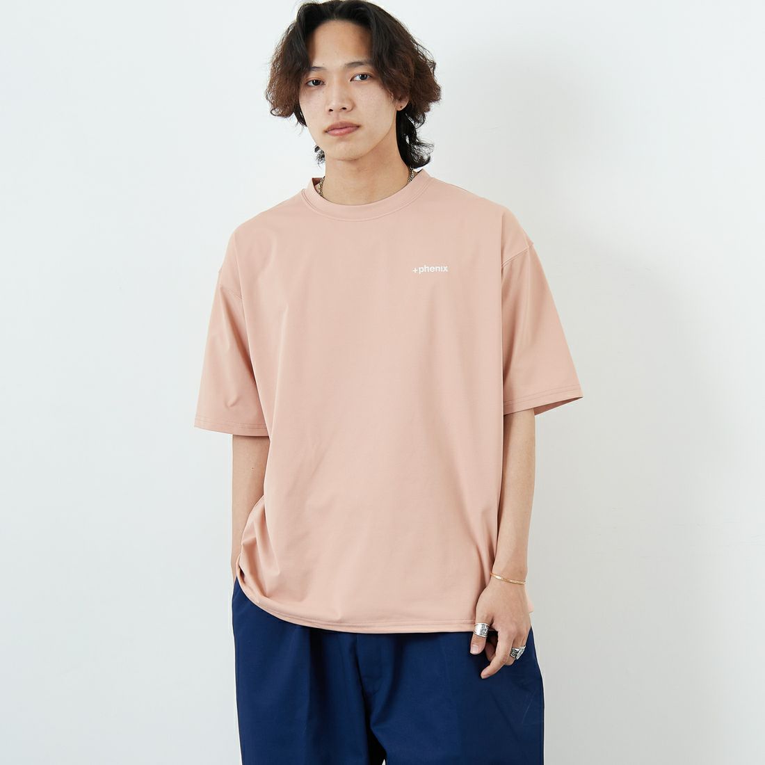 +phenix [プラスフェニックス] 別注 ワンポイント刺繍ロゴ ドローコードTシャツ [POT-25004IN-JF] PINK &&モデル身長：179cm 着用サイズ：L&&