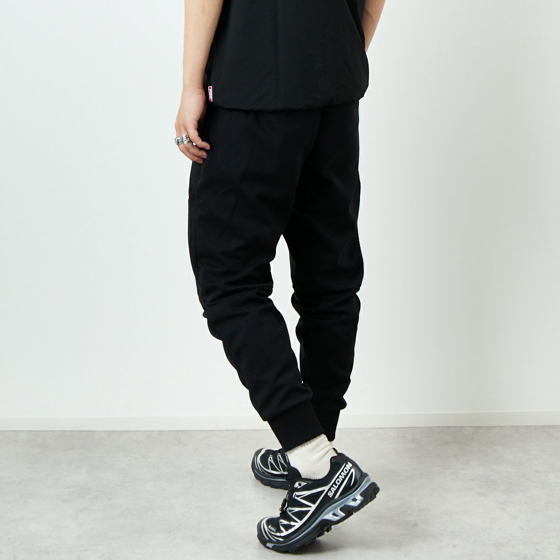 PARIS SAINT-GERMAN [パリ・サンジェルマン] LWテックフリースパンツ [PS1125SS0001] BLACK &&モデル身長：179cm 着用サイズ：XL&&
