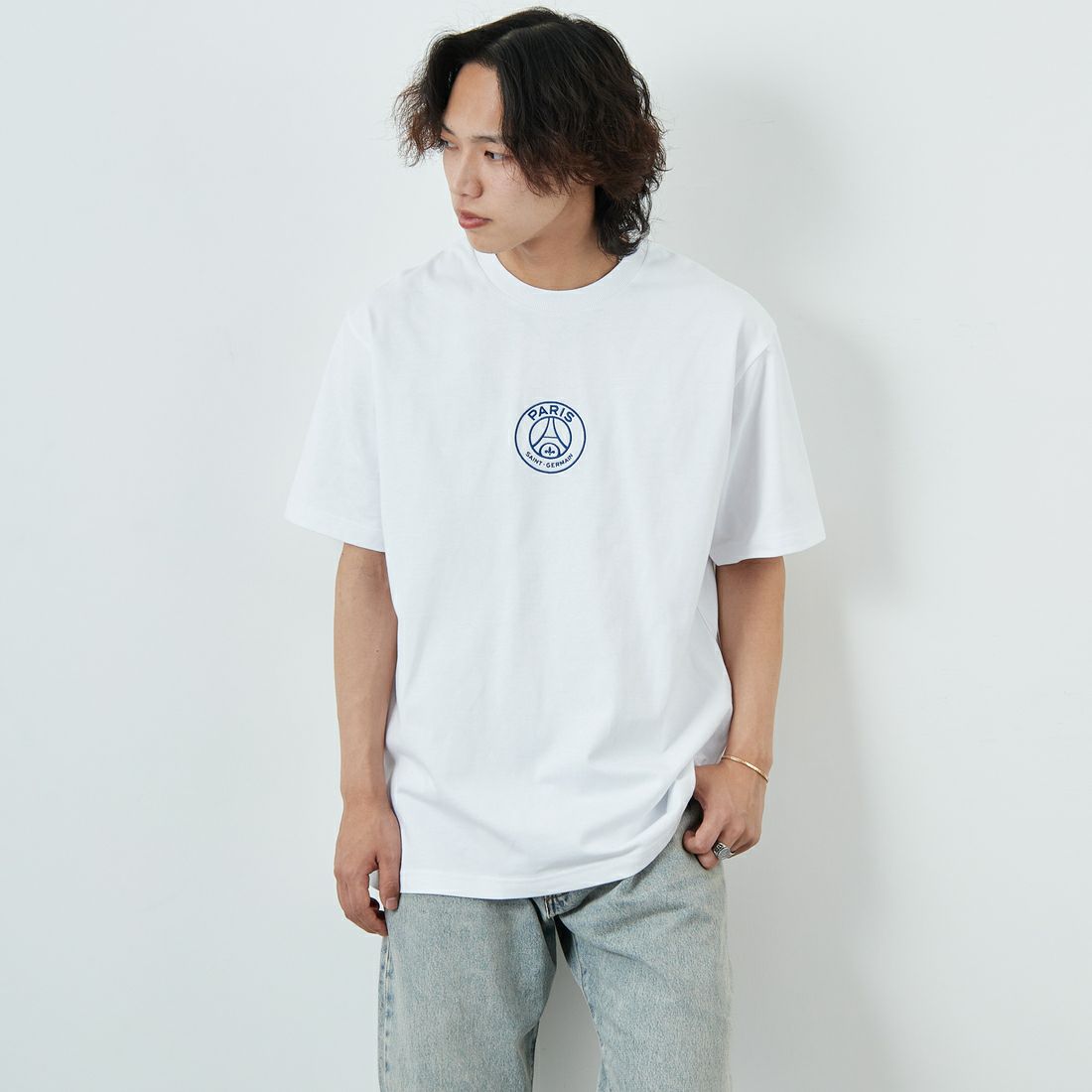 PARIS SAINT-GERMAN [パリ・サンジェルマン] サークルロゴ刺繍 ショートスリーブTシャツ [PS0125SS0002] WHITE &&モデル身長：179cm 着用サイズ：XL&&