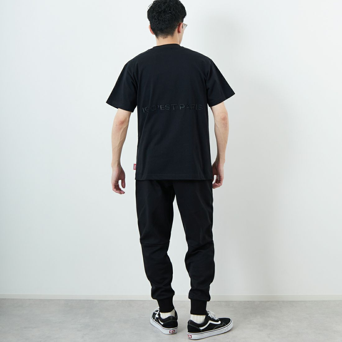 PARIS SAINT-GERMAN [パリ・サンジェルマン] サークルロゴ刺繍 ショートスリーブTシャツ [PS0125SS0002] BLACK &&モデル身長：168cm 着用サイズ：M&&