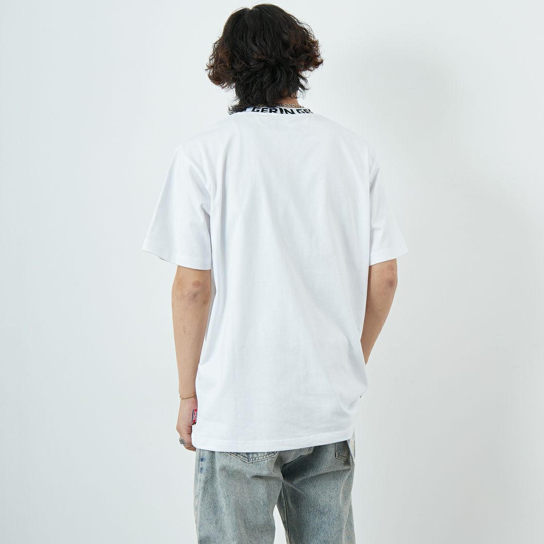 PARIS SAINT-GERMAN [パリ・サンジェルマン] ネックロゴデザイン ショートスリーブTシャツ [PS0125SS0003] WHITE &&モデル身長：179cm 着用サイズ：XL&&