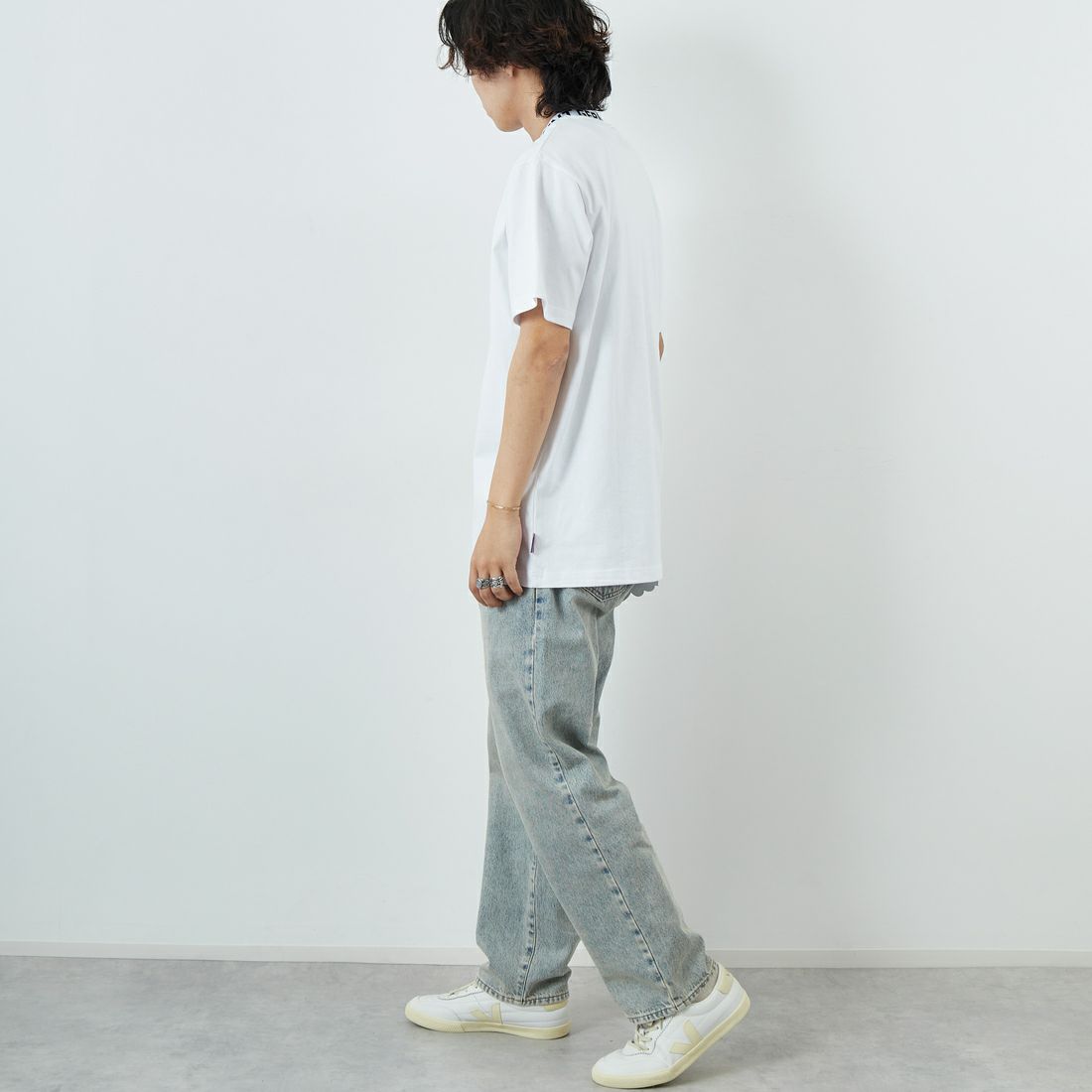 PARIS SAINT-GERMAN [パリ・サンジェルマン] ネックロゴデザイン ショートスリーブTシャツ [PS0125SS0003] WHITE &&モデル身長：179cm 着用サイズ：XL&&